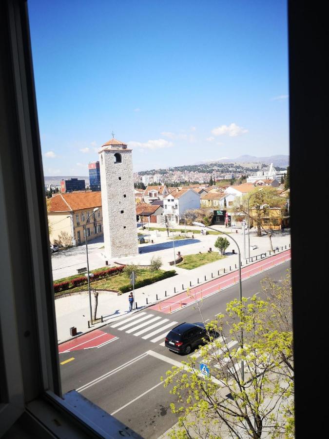 Clock Tower Apartments 波德戈里察 外观 照片